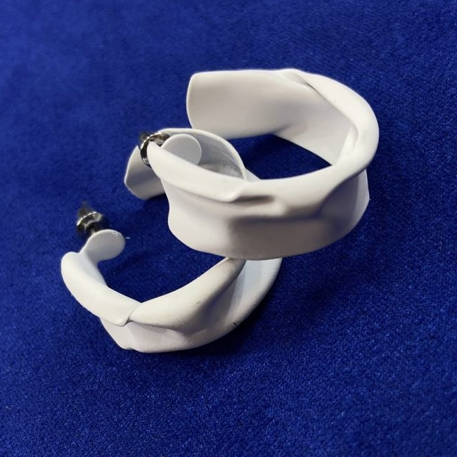 گوشواره طرح دایره سفید