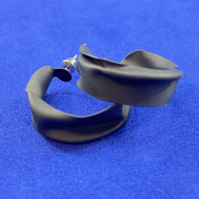 گوشواره طرح دایره مشکی